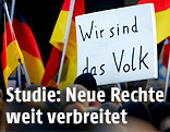 "Wir sind das Volk"-Schild bei einer Demo