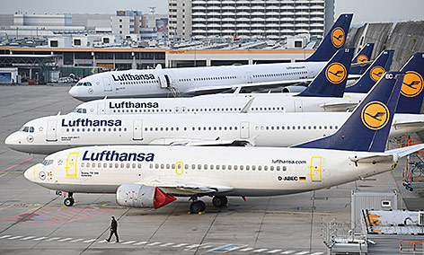 Lufthansa-Maschinen am Flughafen Frankfurt