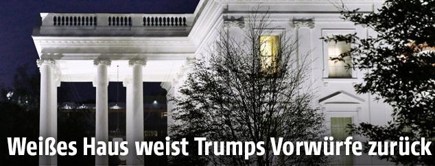 Weißes Haus in der Nacht