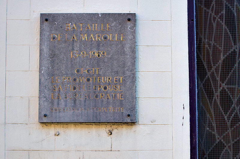 © ORF.at/Martin Steinmüller Steintafel an einer Hauswand mit dem Namen Bataille de la Marolle