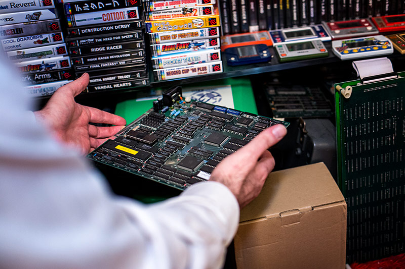 © ORF.at/Lukas Krummholz Spielesammlung von Andranik Ghalustians