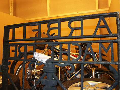 Gestohlenes KZ-Tor