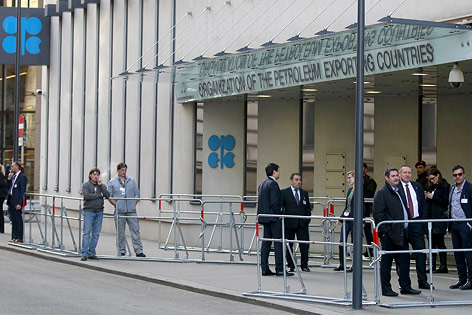 © APA/AP/Ronald Zak Eingang zum OPEC-Gebäude