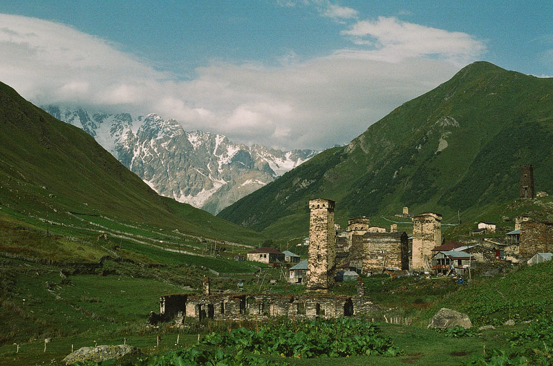 © David Tiefenthaler Landschaftsansicht von Swanetien in Georgien