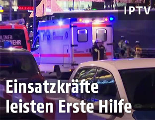 Einsatzkräfte am Weihnachtsmarkt in Berlin