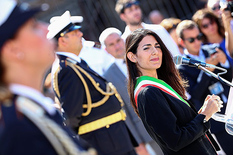 © APA/AP/ANSA/Alessandro Di Meo Die römische Bürgermeisterin Virginia Raggi