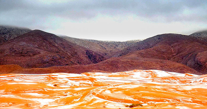© Karim Bouchetata Wüste Sahara mit Schneedecke