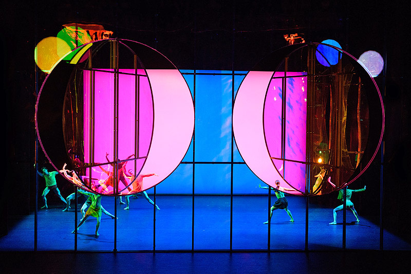 Die Ballettaufführung "Tree of Codes" in Aarhus