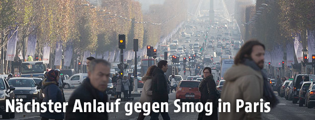 Autos auf der Champs Elysees