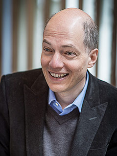 Autor, Philosoph und Gründer der School of Life, Alain de Boton