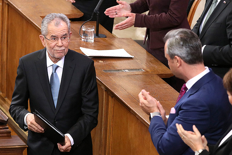© APA/AP/Ronald Zak Bundespräsident van der Bellen im Rahmen seiner Angelobung