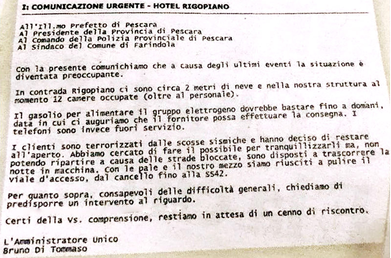 © APA/AP/ANSA Das ausgedruckte E-Mail des Hoteldirektors