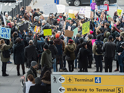 Proteste gegen den von Trump angeordneten Einreisestopp am JFK Flughafen in New York