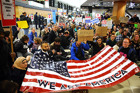 Proteste in einem Flughafen in Seattle