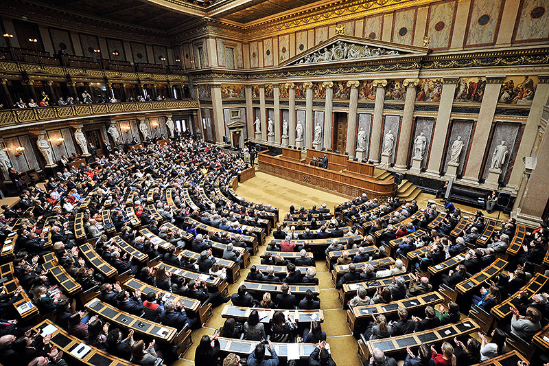 © APA/Hans Punz Historischer Sitzungssaal im Parlament