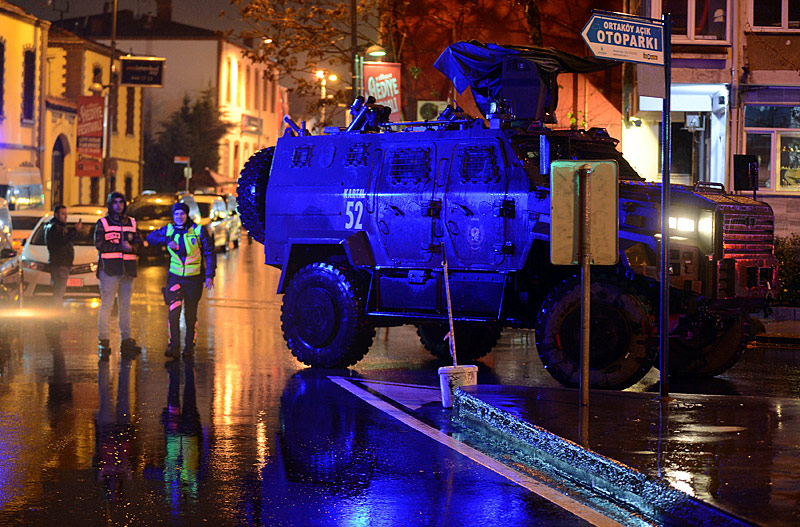 Einsatzfahrzeug nach Angriff in Istanbul