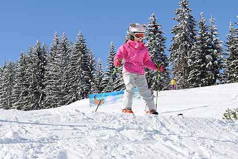 © Bergbahnen AG Wagrain Kind auf einer Piste in Wagrain