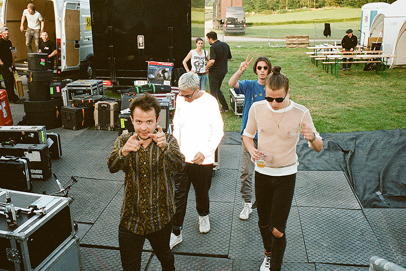 © Lukas Gansterer Die Bandmitglieder von Bilderbuch