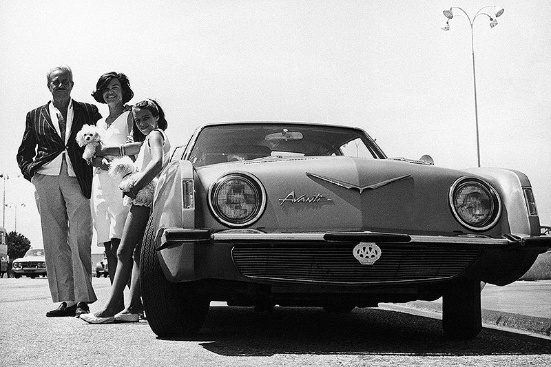 © AP Raymond Loewy mit Familie, 1963