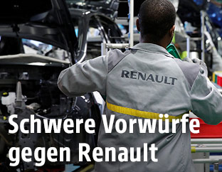 Arbeiter in einer Renault-Fabrik