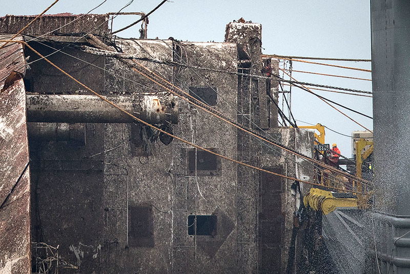 © APA/AFP/Ed Jones Bergung der Fähre "Sewol"