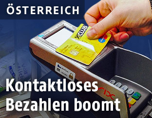 Bezahlung an einer Bankomatkassa