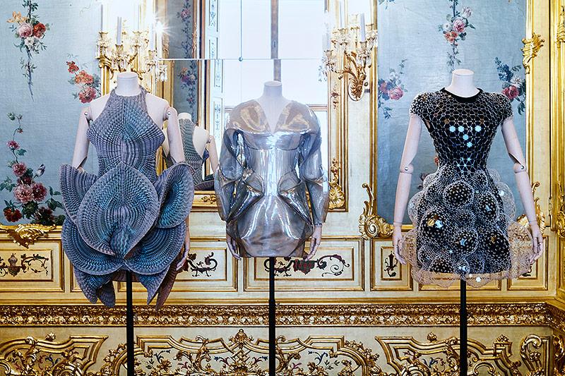 Ausstellungsansicht Vulgär? Fashion Redefined, Neues Barock