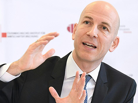 © APA/Helmut Fohringer IHS-Chef Martin Kocher