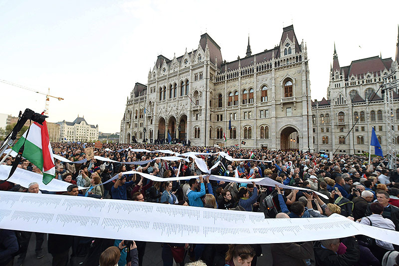 © APA/AP/MTI/Zoltan Balogh Demonstranten