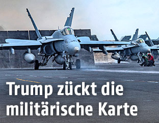 F18-Hornet-Kampfjet auf dem US-Flugzeugträger USS Carl Vinson