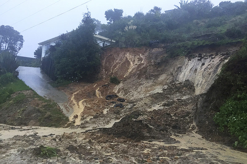 Durch Unwetter ausgelöster Erdrutsch