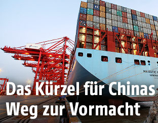 Dänisches Frachtschiff in Schanghai
