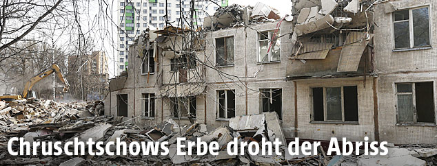 Plattenbau in Moskau wird abgerissen