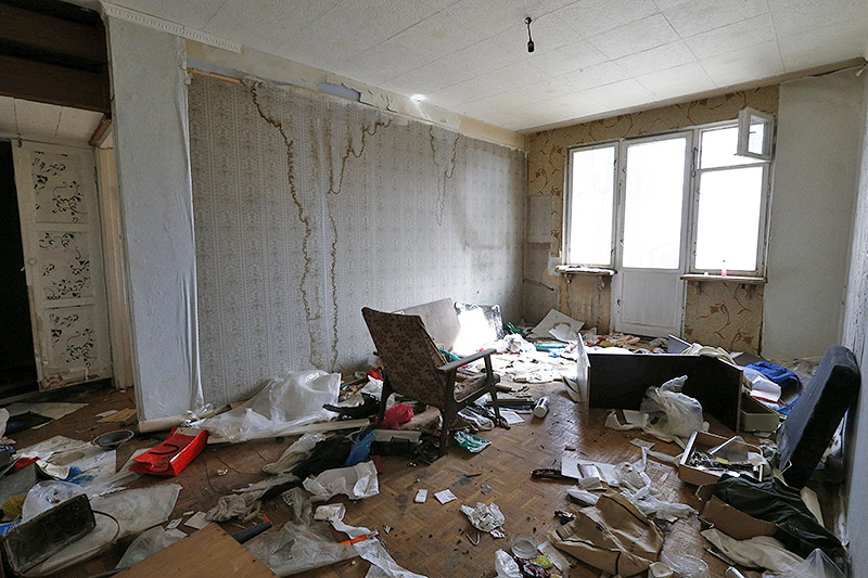 © Reuters/Sergei Karpukhin Abriss eines Plattenbaus