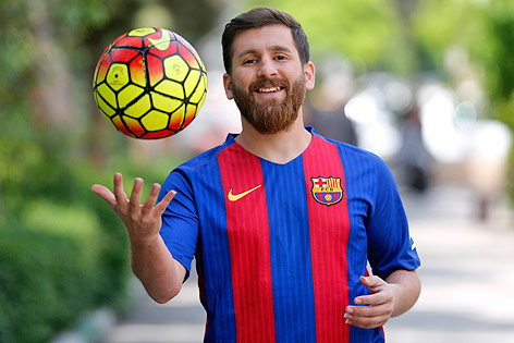 © APA/AFP/Atta Kenare Lionel-Messi-Doppelgänger Reza Parastesh