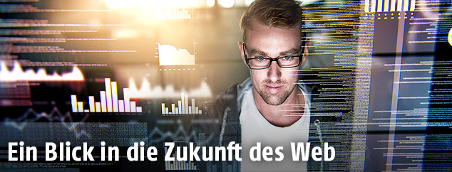 Entwickler vor einem Computer