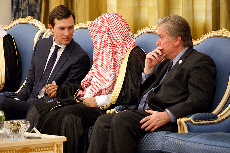 © APA/AP/Evan Vucci Jared Kushner und Steve Bannon zu Gast bei den Saudis