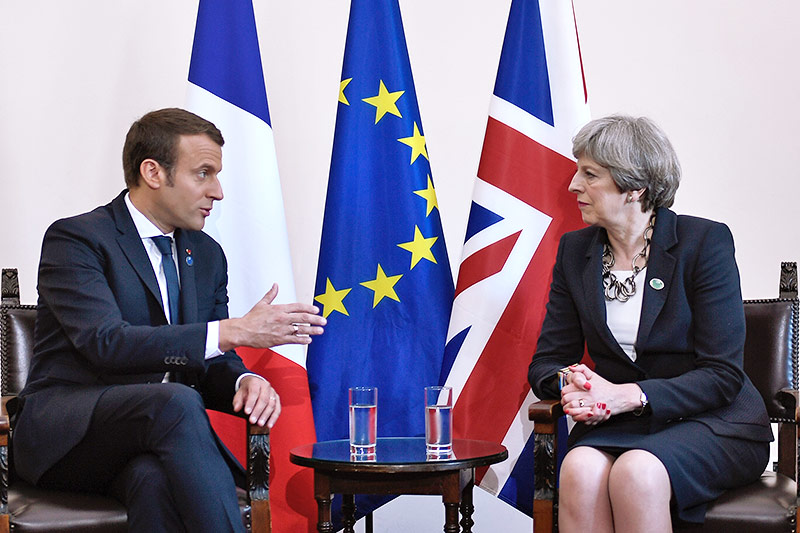 Frankreichs Präsident Emmanuel Macron und die britische Premierministerin Theresa May