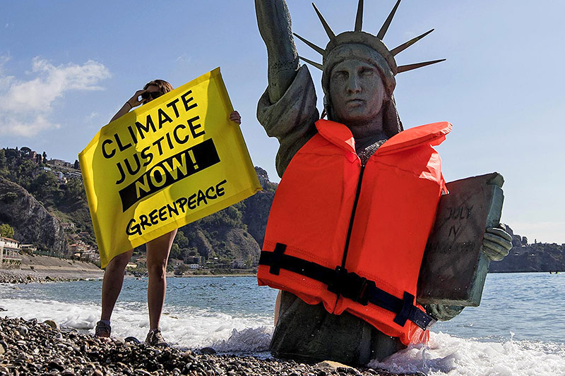 Ein Greenpeace Aktivist