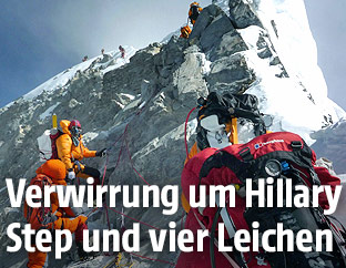 Bergsteiger am Hillary Step des Mount Everests