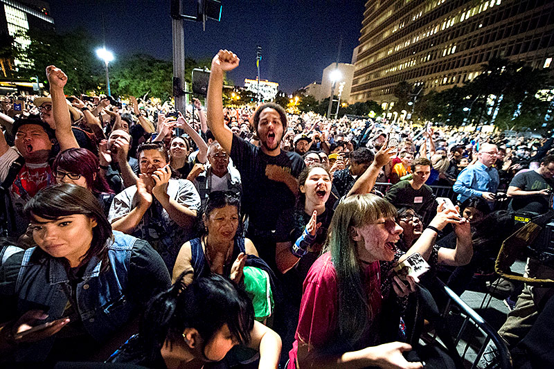 Fans beim Batman-Tribute in Los Angeles