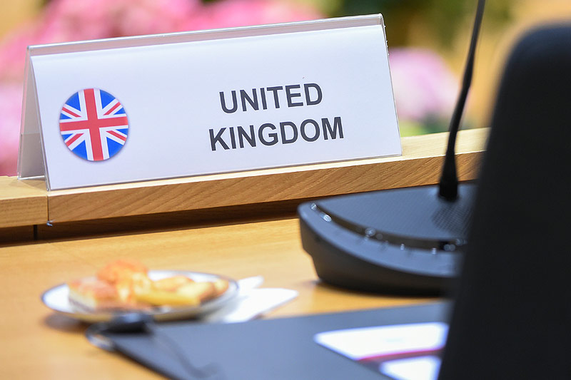Schild mit der Aufschrift "United Kingdom" am EU-Gipfel in Brüssel