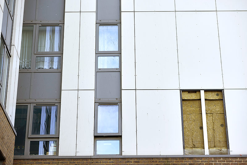 Geöffnete Verkleidung des Bray Towers