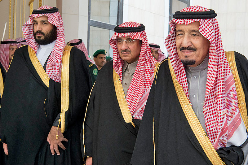 © APA/AFP/Saudi Royal Palace/Bandar Al-Jaloud Saudis König Salman, Mohammed bin Salman und Mohammed bin Naif