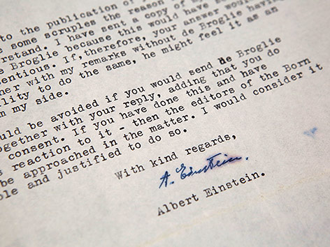 © APA/AFP/Gil Cohen-Magen Brief von Albert Einstein