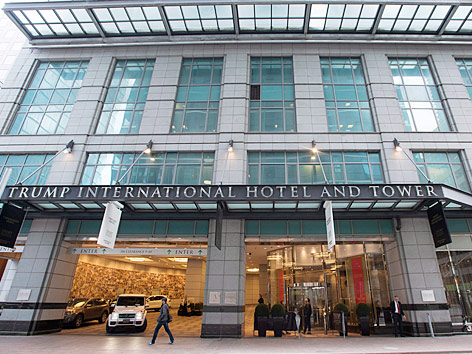 © APA/AP/The Canadian Press Eingang des Trump Towers in Toronto
