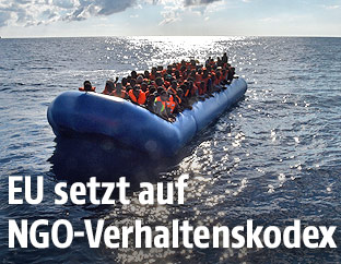 Flüchtlingsboot am Mittelmeer