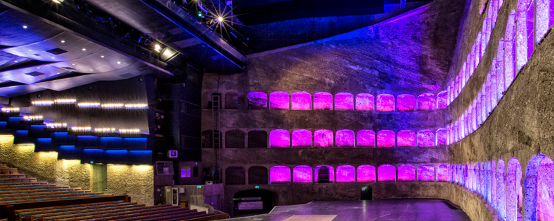 Bühnen- und Zuschauerraum der Felsenreitschule