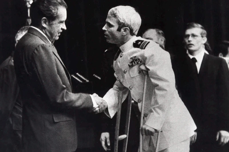 © AP John McCain und Richard Nixon
