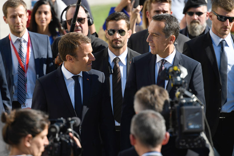 © APA/AFP/Bertrand Guay Bundeskanzler Christian Kern und der französische Präsident Emmanuel Macron